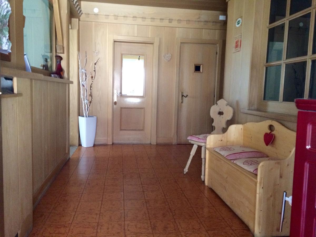 Garni Serena กานาเซย์ ภายนอก รูปภาพ